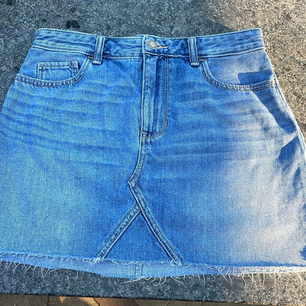 Hollister size 5 ( 27" waist) denim miniskirt.